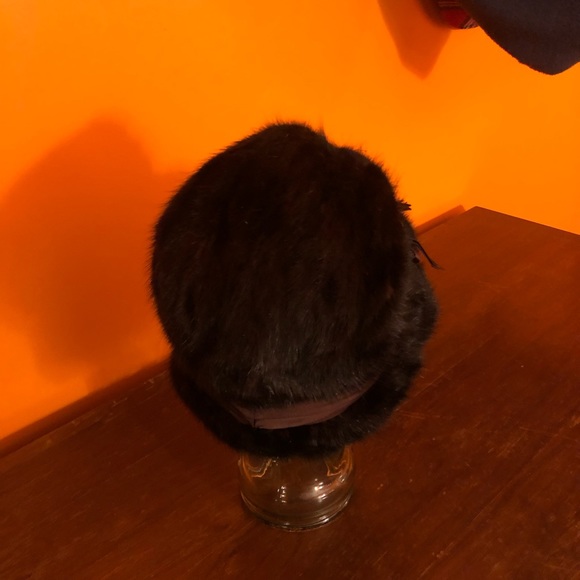Vintage Beaver Fur Hat by Gwen Pennington - Picture 2 of 5